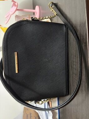 Steve Madden crossbody black bag
